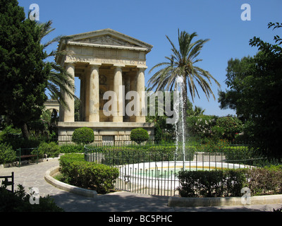 Monument Sir Alexander John Ball, Barakka Gardens, Triq Il-Mediterran, La Valette, Malte, Méditerranée, Europe Banque D'Images