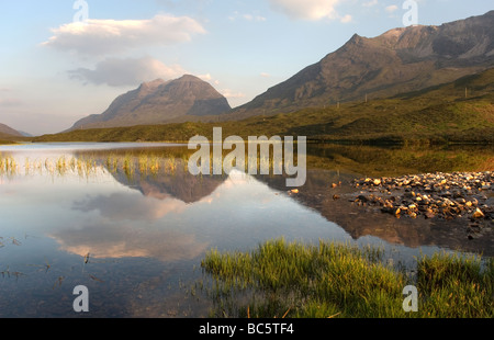 Liathach du Loch Torridon, Clair, Wester Ross, Scotland Banque D'Images