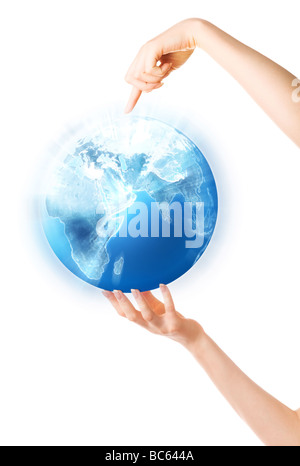 Woman hand holding globe lumineux isolated on white Banque D'Images