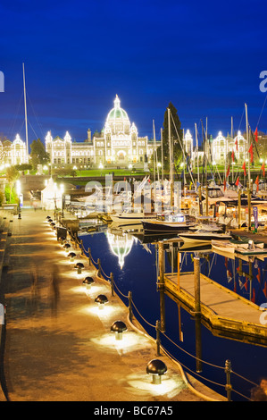 Édifices du Parlement, sur la Baie James port intérieur de Victoria, île de Vancouver, British Columbia Canada Banque D'Images