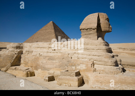 Sphinx, l'Égypte, grande pyramide de Gizeh, Cario, Ancien Empire, Pharaon, pyramide, Ive dynastie, égyptienne, sable, calcaire, du désert Banque D'Images
