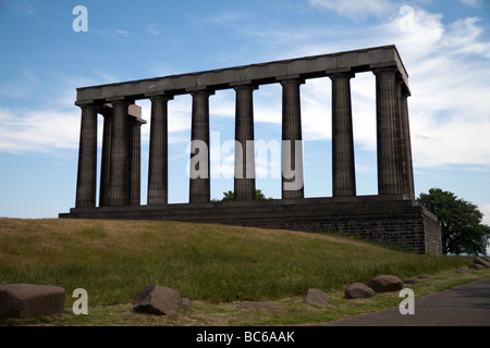 Vue de l'est le Monument National sur Calton Hill, à Édimbourg, Écosse Banque D'Images