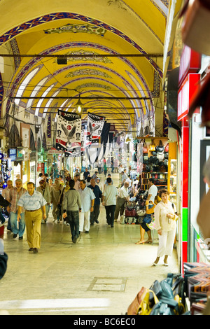 La Turquie , Istanbul , le Grand Bazar ou Kapali Carsi , établi , 1453 rue principale dans les bijoux en or et argent , salon Banque D'Images