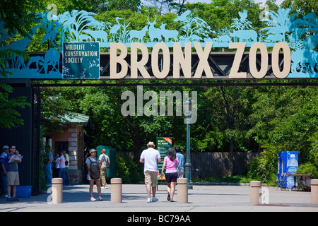 Entrée du zoo du Bronx à New York City Banque D'Images