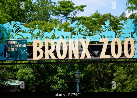 Entrée du zoo du Bronx à New York City Banque D'Images