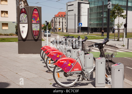 Mulhouse Alsace France Europe Velocity vélos électriques à louer au centre-ville Banque D'Images