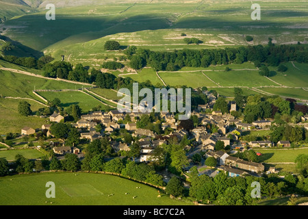 Une vue de Kettlewell, un village niché dans la vallée du haut Wharfedale, dans le Yorkshire Dales National Park, Royaume-Uni Banque D'Images