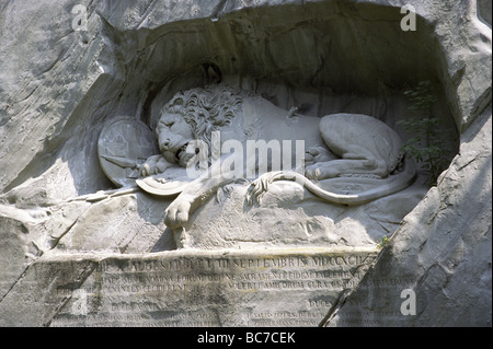 Le Lion de Lucerne monument, conçu par Bertel Thorvaldsen, à Lucerne, en Suisse (en l'honneur de la Garde suisse) Banque D'Images