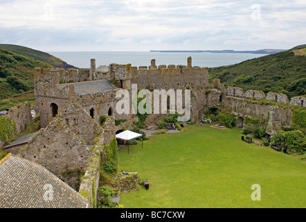 Château de Manorbier dans l'ouest du pays de Galles Banque D'Images