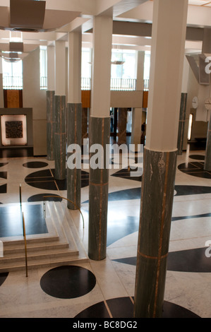 Nouvelle Maison du Parlement, le foyer avec des colonnes de marbre représentant des forêts d'eucalyptus, Canberra, ACT, Australie Banque D'Images