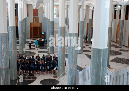 Nouvelle Maison du Parlement, le foyer avec des colonnes de marbre représentant des forêts d'eucalyptus, Canberra, ACT, Australie Banque D'Images