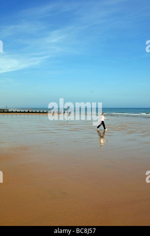 La superbe plage de sable à Aberdeen, Écosse, Royaume-Uni vu sur une journée ensoleillée. Banque D'Images