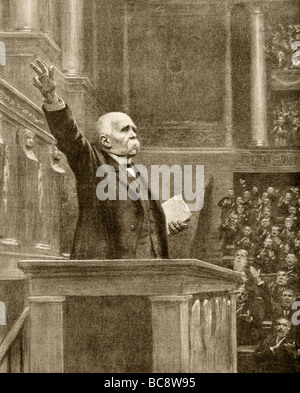 Le Premier ministre français Georges Clemenceau s'adresse au Parlement français le 11 1918 novembre, après la signature de l'armistice. Banque D'Images