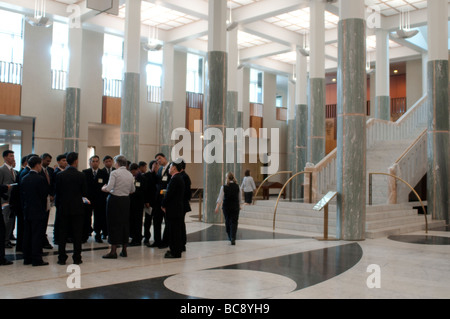 Nouvelle Maison du Parlement, le foyer avec des colonnes de marbre représentant des forêts d'eucalyptus, Canberra, ACT, Australie Banque D'Images