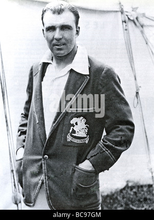 LES ÂMES - joueur de cricket (1905 -1974) Le port de l'Angleterre pour le blazer 1932/3 série Test contre l'Australie Banque D'Images