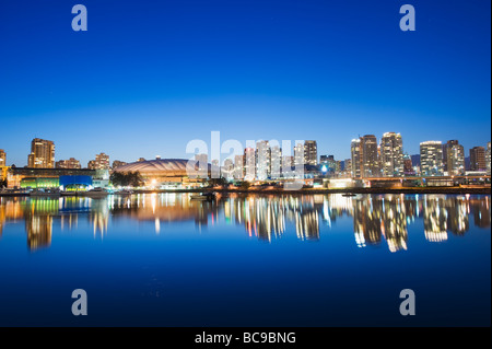 Le Stade BC Place sur False Creek Vancouver British Columbia Canada Banque D'Images