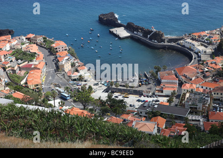 Camara da Lobos village de pêcheurs sur la côte sud ouest de Madère Banque D'Images