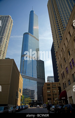 Le Trump International Hotel and Tower situé au centre-ville de Chicago, Illinois USA Banque D'Images