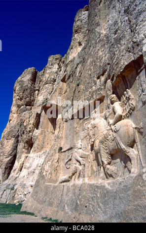 Shapur I à cheval à la nécropole de Naqsh-e Rostam, un relief rocheux, Pasargades près de Persépolis, Iran Banque D'Images