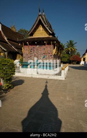 La chapelle rouge partie du temple de Wat Xiang Thong à Luang Prabang au Laos Banque D'Images