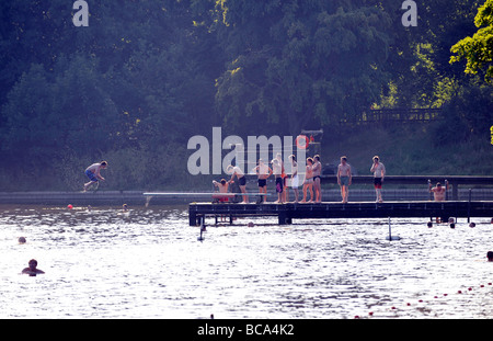 Les étangs de Hampstead plongée baignade Men's Pond Banque D'Images