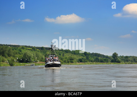 Bateau de tourisme sur la rivière Vistule près de Sopot, Pologne. Banque D'Images