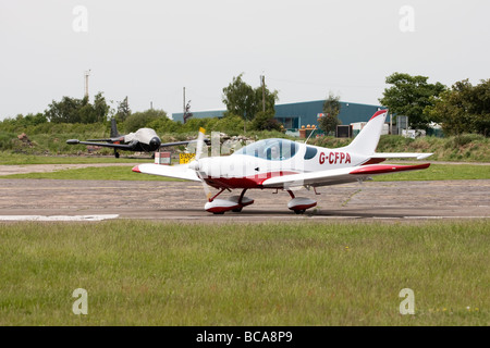 CZAW Sportcruiser G-CFPA avion ultra sur le point de décollage de l'Aérodrome de Sandtoft Banque D'Images