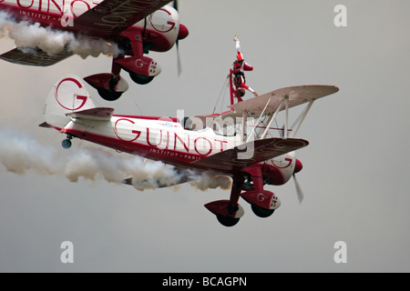 Guinot équipe aérienne Wingwalkers affichage à l'Airshow de Biggin Hill Banque D'Images