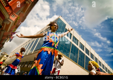 Cuba La Havane dans la rue spectacle folklorique Banque D'Images