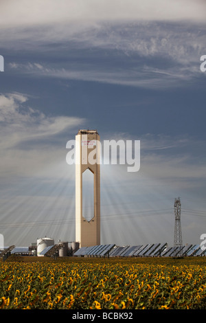 L'usine électrique construite par l'entreprise espagnole Abengo dans Sanlucar la Mayor, près de Séville, Espagne Banque D'Images