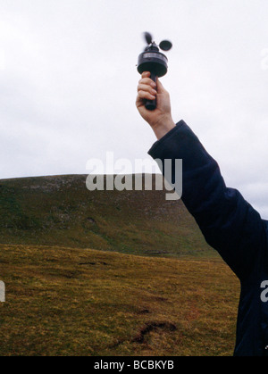 Foula les Shetland Ecosse Anémomètre à main Station météo rencontré Banque D'Images