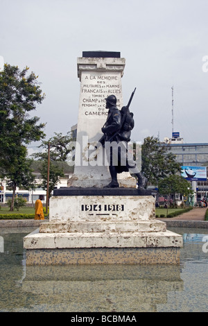 Mémorial de la Première Guerre mondiale à la place du Gouvernement de Bonanjo, Douala Cameroun Afrique de l'Ouest Banque D'Images