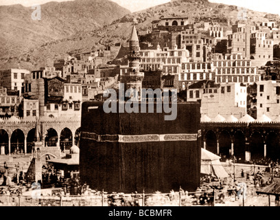 Arabie Saoudite les pèlerins historiques de la Kaaba dans le Grand Mosquée en mecca des années 1930 Banque D'Images