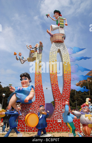 Foguera, Las Hogueras de San Juan / San Juan San Juan Playa, Fiesta, Alicante, Communauté Valencienne, Espagne Banque D'Images