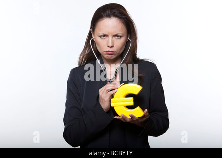 Femme finances care survey euro placement d'argent Banque D'Images