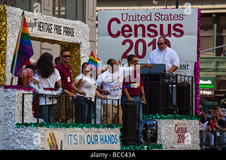 Recensement 2010 flottent dans la Parade de la Gay Pride à New York City Banque D'Images