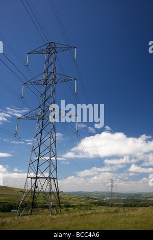 L'électricité à haute tension pylône le comté de Londonderry derry irlande du nord uk Banque D'Images