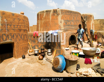 Le Burkina Faso. Pays Gourounsi. Village d'Tiebelé animiste. Banque D'Images