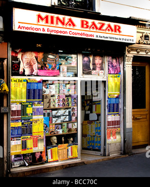 Barbes Rochechouart quartier arabe de l'Afrique de l'arrondissement de Paris. Banque D'Images