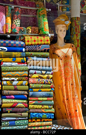 Barbes Rochechouart quartier arabe de l'Afrique de l'arrondissement de Paris. Banque D'Images