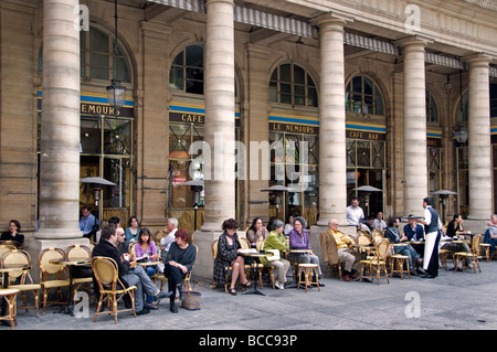 La Place du Palais Royal Paris Restaurant Café Bar Pub Banque D'Images