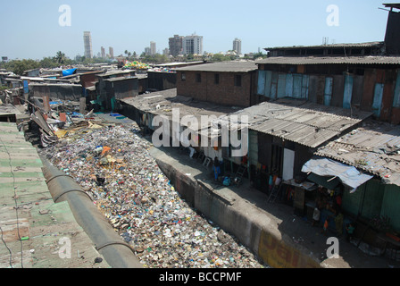 Le célèbre bidonville de Dharavi Banque D'Images