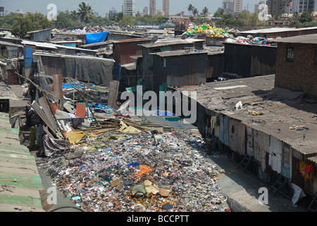 Le célèbre bidonville de Dharavi Banque D'Images