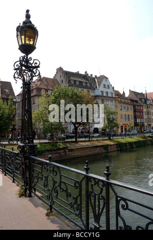 Pont sur l'Ill à Strasbourg, Alsace, France Banque D'Images