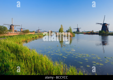 Les moulins à vent à la Kinderdijk, Pays-Bas Banque D'Images