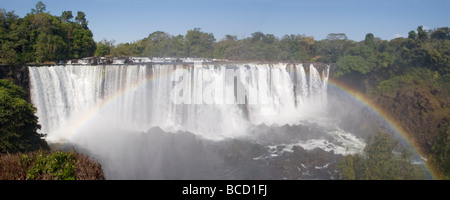 Lumangwe Falls et arc-en-ciel. Kalungwishi River. N Zambie Banque D'Images