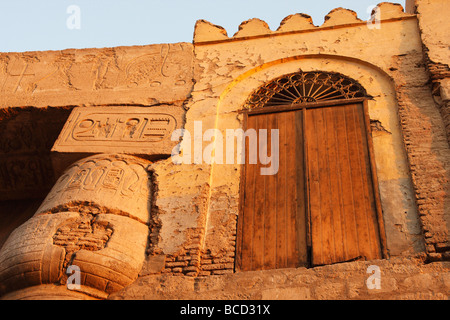 Luxor Temple Building, 'Abou Haggag' porte de la mosquée, l'Egypte, [Afrique du Nord] Banque D'Images