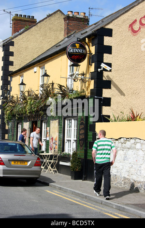 Taaffes pub irlandais, château, dans la ville de Carlingford, comté de Louth Banque D'Images