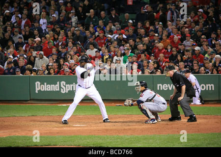 David Ortiz, Boston rouge Sox frappeur désigné, attend que la bonne hauteur au Fenway Park. Banque D'Images