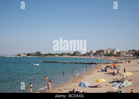 Plage à proximité de Taormina Giardini Naxos Banque D'Images